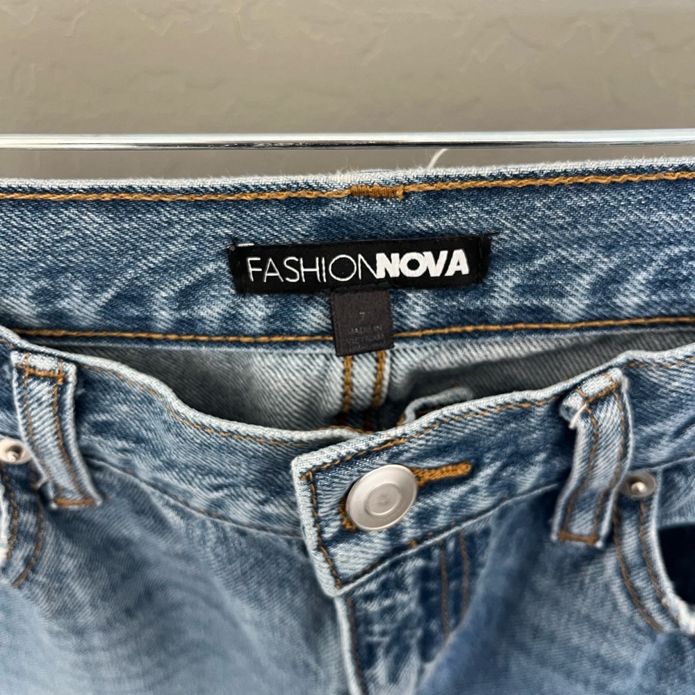 Fashion Nova Jeans- size 7 $$ make an offer
